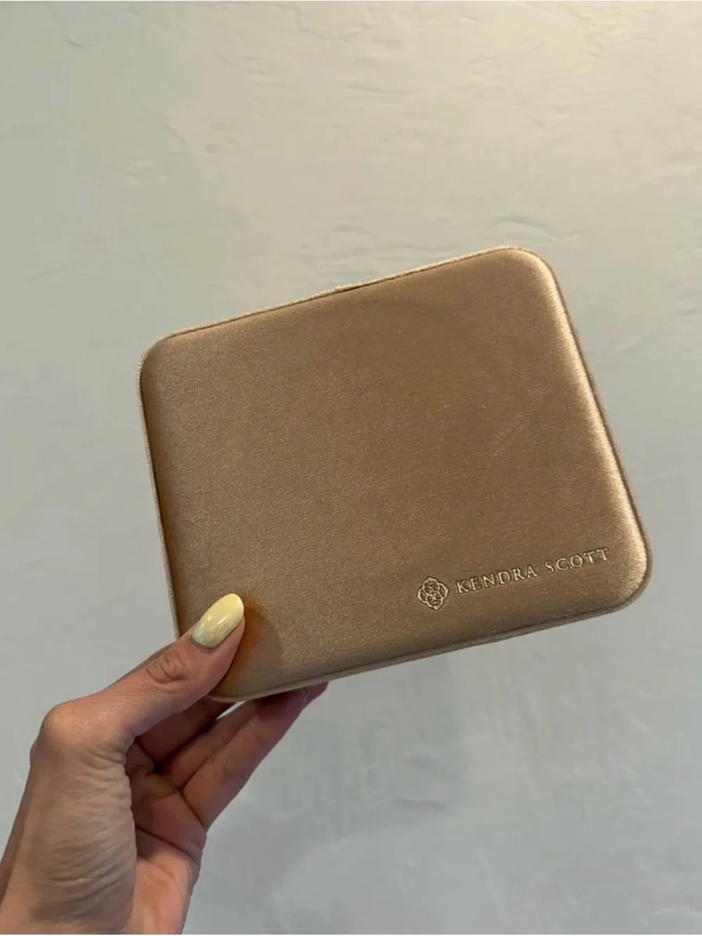 Kendra Scott Metallic Rose Gold Travel Jewelry Case